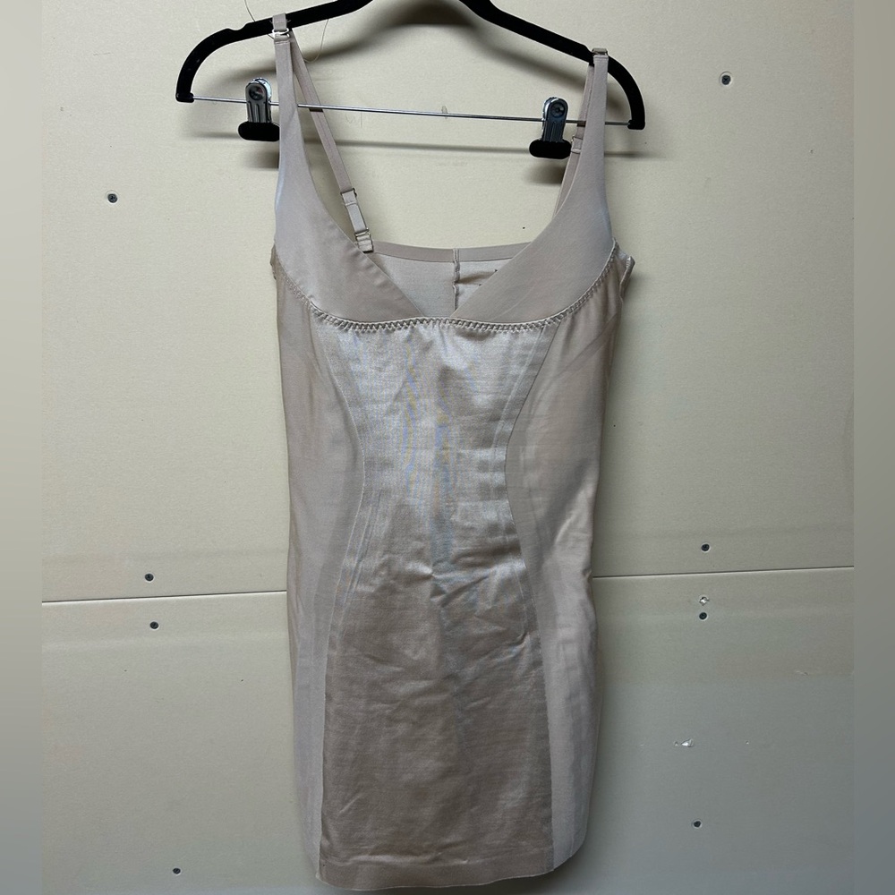 2/$75💥- SHAPEWEAR | Women’s Body Hush shapewear size XL